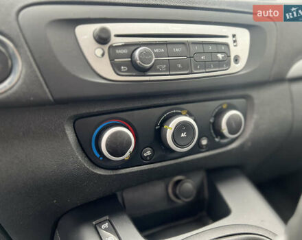 Рено Сценік 2012 у Вінниці на Automoto.ua Чорний Рено Сценік, об'ємом двигуна 1.6 л та пробігом 202 тис. км за 8700 $, фото 40 на Automoto.ua