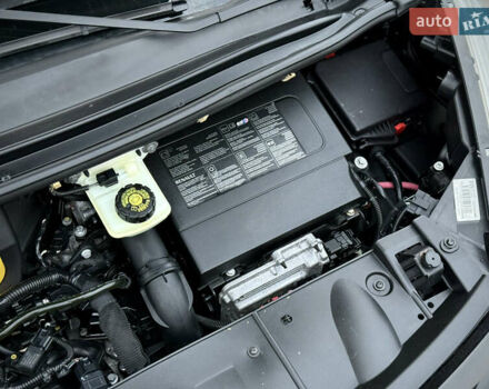 Черный Рено Сценик, объемом двигателя 1.6 л и пробегом 225 тыс. км за 9900 $, фото 49 на Automoto.ua