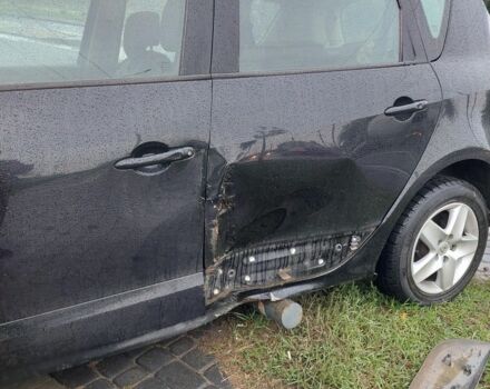 Черный Рено Сценик, объемом двигателя 1.5 л и пробегом 255 тыс. км за 3799 $, фото 2 на Automoto.ua