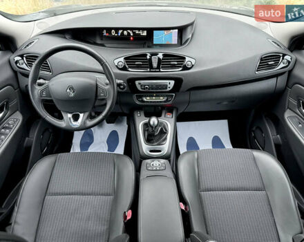 Черный Рено Сценик, объемом двигателя 1.6 л и пробегом 225 тыс. км за 9900 $, фото 2 на Automoto.ua