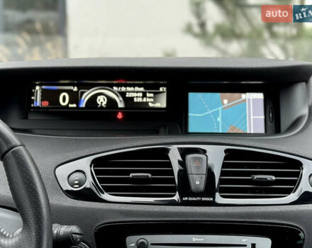 Черный Рено Сценик, объемом двигателя 1.6 л и пробегом 225 тыс. км за 9900 $, фото 62 на Automoto.ua