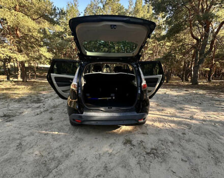 Черный Рено Сценик, объемом двигателя 1.6 л и пробегом 200 тыс. км за 10000 $, фото 3 на Automoto.ua