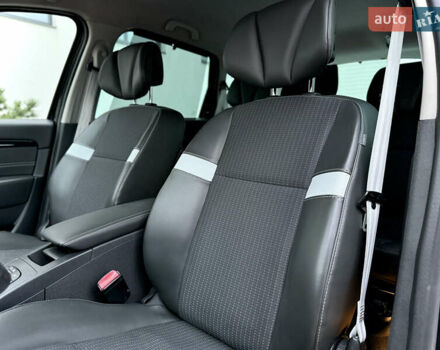 Черный Рено Сценик, объемом двигателя 1.6 л и пробегом 225 тыс. км за 9900 $, фото 68 на Automoto.ua