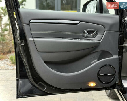 Черный Рено Сценик, объемом двигателя 1.6 л и пробегом 225 тыс. км за 9900 $, фото 81 на Automoto.ua