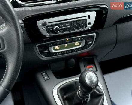 Черный Рено Сценик, объемом двигателя 1.6 л и пробегом 225 тыс. км за 9900 $, фото 63 на Automoto.ua