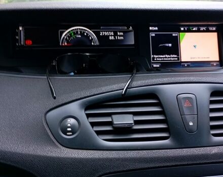 Черный Рено Сценик, объемом двигателя 1.5 л и пробегом 285 тыс. км за 9000 $, фото 4 на Automoto.ua