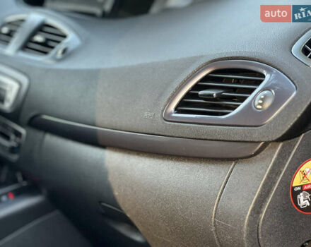 Рено Сценик 2015 в Виннице на Automoto.ua Черный Рено Сценик, объемом двигателя 1.46 л и пробегом 210 тыс. км за 10250 $, фото 51 на Automoto.ua