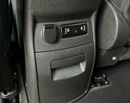 Черный Рено Сценик, объемом двигателя 1.6 л и пробегом 190 тыс. км за 15299 $, фото 58 на Automoto.ua