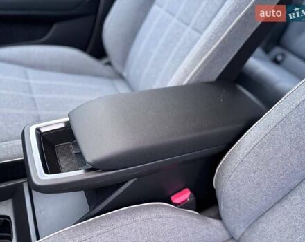 Чорний Рено Сценік, об'ємом двигуна 0 л та пробігом 1 тис. км за 31999 $, фото 29 на Automoto.ua