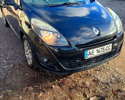 Черный Рено Сценик, объемом двигателя 2 л и пробегом 257 тыс. км за 8300 $, фото 1 на Automoto.ua