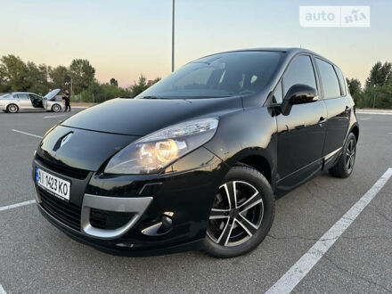 Рено Сценик 2011 в Киеве на Automoto.ua Черный Рено Сценик, объемом двигателя 1.6 л и пробегом 209 тыс. км за 7900 $, фото 1 на Automoto.ua