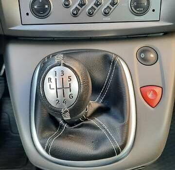 Коричневый Рено Сценик, объемом двигателя 1.6 л и пробегом 187 тыс. км за 7000 $, фото 16 на Automoto.ua