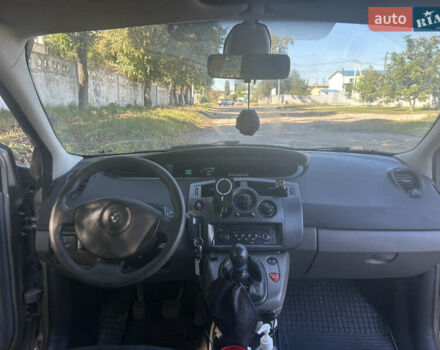 Коричневый Рено Сценик, объемом двигателя 1.6 л и пробегом 300 тыс. км за 5500 $, фото 2 на Automoto.ua