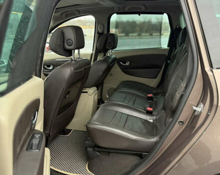 Коричневый Рено Сценик, объемом двигателя 2 л и пробегом 240 тыс. км за 7100 $, фото 23 на Automoto.ua