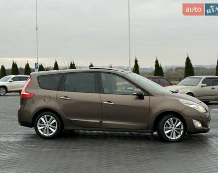 Коричневый Рено Сценик, объемом двигателя 2 л и пробегом 240 тыс. км за 7100 $, фото 15 на Automoto.ua