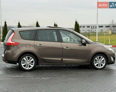 Коричневый Рено Сценик, объемом двигателя 2 л и пробегом 240 тыс. км за 7100 $, фото 9 на Automoto.ua