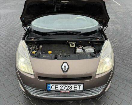 Коричневый Рено Сценик, объемом двигателя 2 л и пробегом 240 тыс. км за 7100 $, фото 33 на Automoto.ua