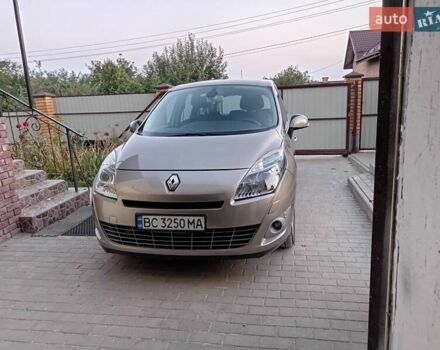 Коричневий Рено Сценік, об'ємом двигуна 1.9 л та пробігом 208 тис. км за 7602 $, фото 1 на Automoto.ua