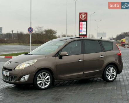 Коричневый Рено Сценик, объемом двигателя 2 л и пробегом 240 тыс. км за 7100 $, фото 8 на Automoto.ua