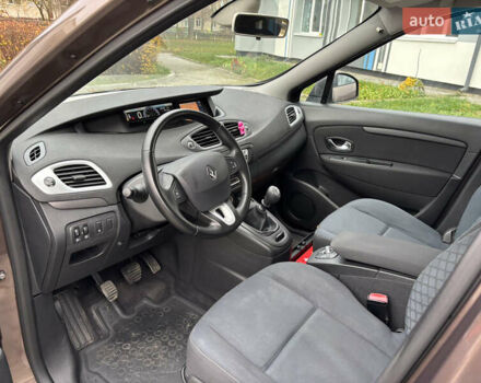 Коричневый Рено Сценик, объемом двигателя 1.6 л и пробегом 186 тыс. км за 7200 $, фото 4 на Automoto.ua