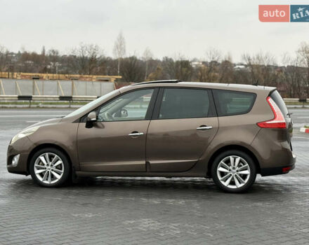 Коричневый Рено Сценик, объемом двигателя 2 л и пробегом 240 тыс. км за 7100 $, фото 7 на Automoto.ua