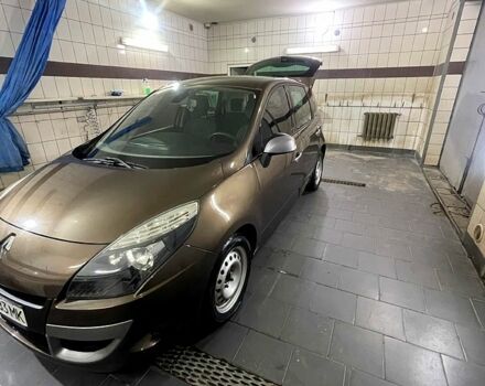 Коричневий Рено Сценік, об'ємом двигуна 1.5 л та пробігом 223 тис. км за 6500 $, фото 1 на Automoto.ua