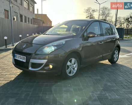 Коричневый Рено Сценик, объемом двигателя 1.5 л и пробегом 160 тыс. км за 3850 $, фото 3 на Automoto.ua