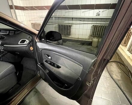 Коричневий Рено Сценік, об'ємом двигуна 1.5 л та пробігом 223 тис. км за 6500 $, фото 9 на Automoto.ua