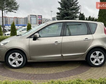 Коричневый Рено Сценик, объемом двигателя 2 л и пробегом 190 тыс. км за 7600 $, фото 3 на Automoto.ua