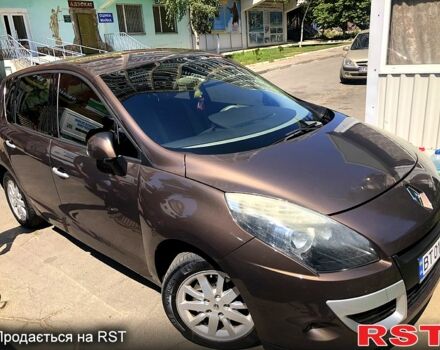 Рено Сценик 2010 в Одессе на Automoto.ua Коричневый Рено Сценик, объемом двигателя 1.5 л и пробегом 189 тыс. км за 6100 $, фото 5 на Automoto.ua