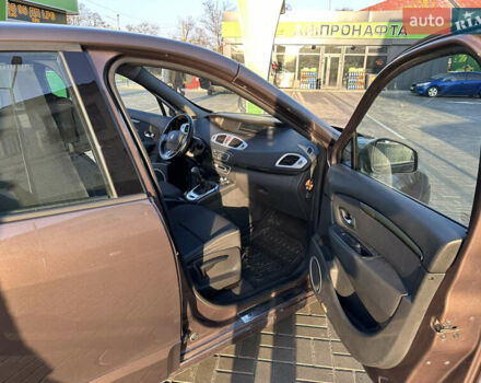 Коричневый Рено Сценик, объемом двигателя 1.5 л и пробегом 160 тыс. км за 3850 $, фото 10 на Automoto.ua