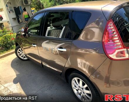 Рено Сценик 2010 в Одессе на Automoto.ua Коричневый Рено Сценик, объемом двигателя 1.5 л и пробегом 189 тыс. км за 6100 $, фото 7 на Automoto.ua