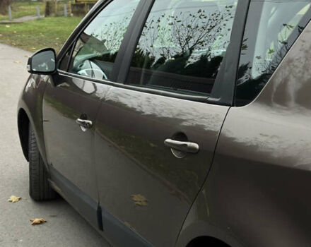 Коричневий Рено Сценік, об'ємом двигуна 1.5 л та пробігом 228 тис. км за 5900 $, фото 7 на Automoto.ua