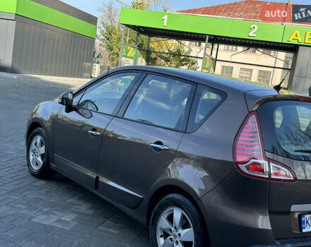 Коричневый Рено Сценик, объемом двигателя 1.5 л и пробегом 160 тыс. км за 3850 $, фото 5 на Automoto.ua