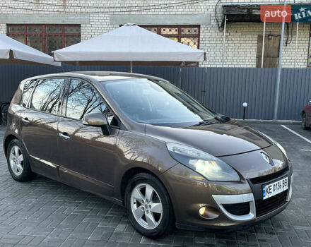 Коричневый Рено Сценик, объемом двигателя 1.5 л и пробегом 160 тыс. км за 3850 $, фото 1 на Automoto.ua