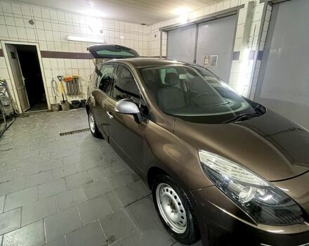 Коричневий Рено Сценік, об'ємом двигуна 1.5 л та пробігом 223 тис. км за 6500 $, фото 2 на Automoto.ua
