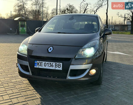 Коричневый Рено Сценик, объемом двигателя 1.5 л и пробегом 160 тыс. км за 3850 $, фото 7 на Automoto.ua