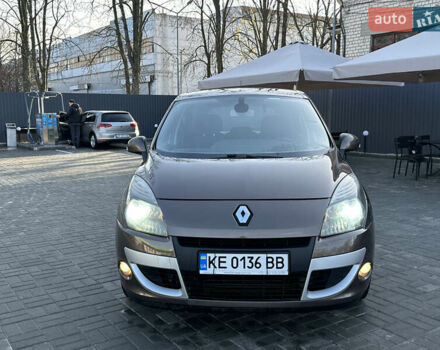 Коричневый Рено Сценик, объемом двигателя 1.5 л и пробегом 160 тыс. км за 3850 $, фото 2 на Automoto.ua