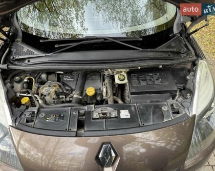 Рено Сценик 2010 в Львове на Automoto.ua Коричневый Рено Сценик, объемом двигателя 1.5 л и пробегом 226 тыс. км за 6500 $, фото 38 на Automoto.ua