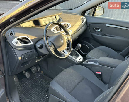 Коричневый Рено Сценик, объемом двигателя 1.5 л и пробегом 160 тыс. км за 3850 $, фото 14 на Automoto.ua