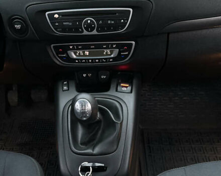 Коричневий Рено Сценік, об'ємом двигуна 1.5 л та пробігом 228 тис. км за 5900 $, фото 27 на Automoto.ua