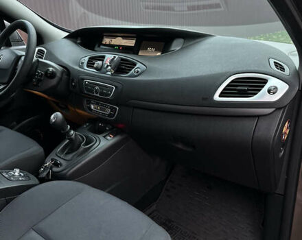 Коричневий Рено Сценік, об'ємом двигуна 1.5 л та пробігом 228 тис. км за 5900 $, фото 17 на Automoto.ua