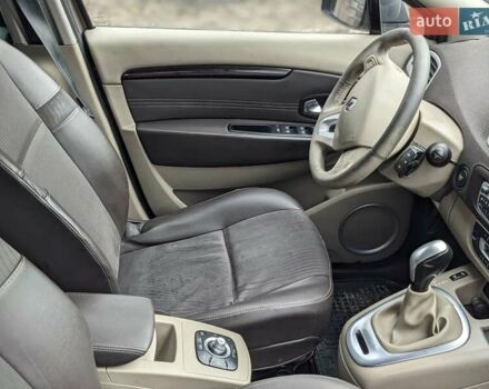 Коричневый Рено Сценик, объемом двигателя 2 л и пробегом 295 тыс. км за 6800 $, фото 14 на Automoto.ua