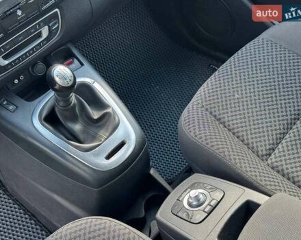 Коричневий Рено Сценік, об'ємом двигуна 1.46 л та пробігом 244 тис. км за 7500 $, фото 12 на Automoto.ua