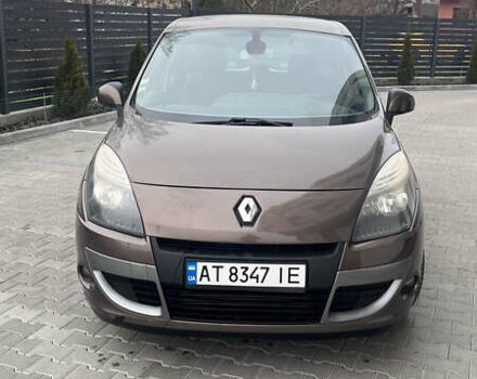 Коричневий Рено Сценік, об'ємом двигуна 1.5 л та пробігом 330 тис. км за 7500 $, фото 1 на Automoto.ua
