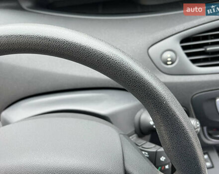 Коричневый Рено Сценик, объемом двигателя 1.6 л и пробегом 120 тыс. км за 8350 $, фото 73 на Automoto.ua