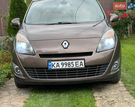 Рено Сценик 2011 в Ивано-Франковске на Automoto.ua Коричневый Рено Сценик, объемом двигателя 1.6 л и пробегом 157 тыс. км за 7599 $, фото 6 на Automoto.ua