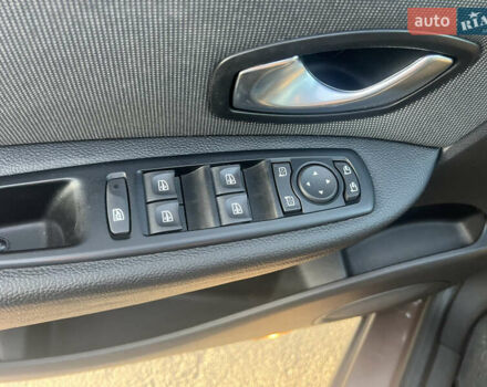 Коричневый Рено Сценик, объемом двигателя 1.6 л и пробегом 160 тыс. км за 8150 $, фото 30 на Automoto.ua