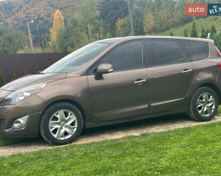 Рено Сценик 2011 в Ивано-Франковске на Automoto.ua Коричневый Рено Сценик, объемом двигателя 1.6 л и пробегом 157 тыс. км за 7599 $, фото 11 на Automoto.ua