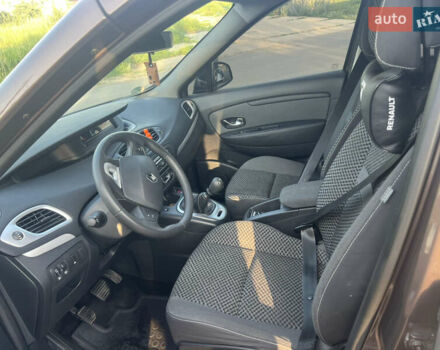 Коричневый Рено Сценик, объемом двигателя 1.6 л и пробегом 160 тыс. км за 8150 $, фото 21 на Automoto.ua